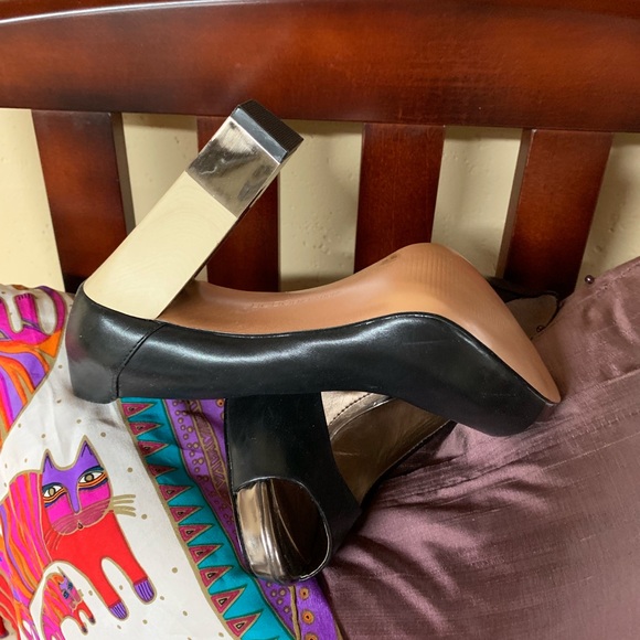 Pumps - Picture 6 of 8